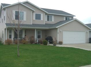 498 Meadowlark Ln, Eden Valley, MN 55329