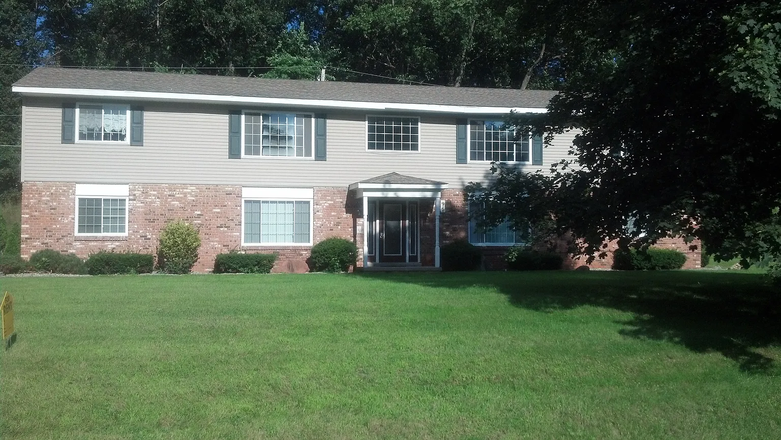 98 Village Ct APT 1 photo 1