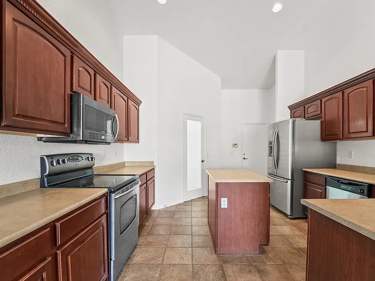 2123 W Maldonado Rd — Photo 6