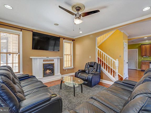 4th image of 91 Bartram Ave