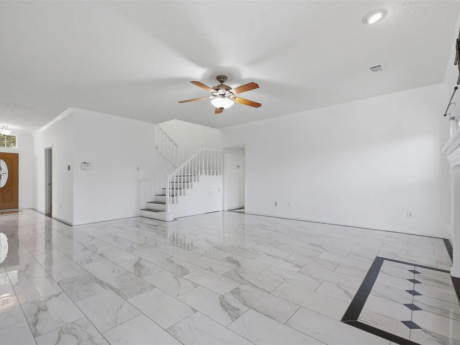 5 bed, 4.5 bath, 2990 sqft, $2,600 — Photo 4