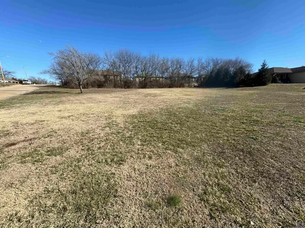 SE Powell St, Topeka, KS 66605