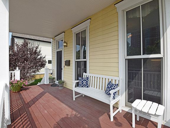 3rd image of 3430 Golden Ave