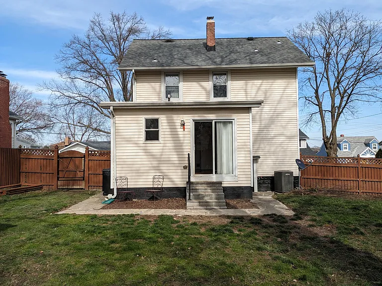 1235 Maple Ave — Photo 16