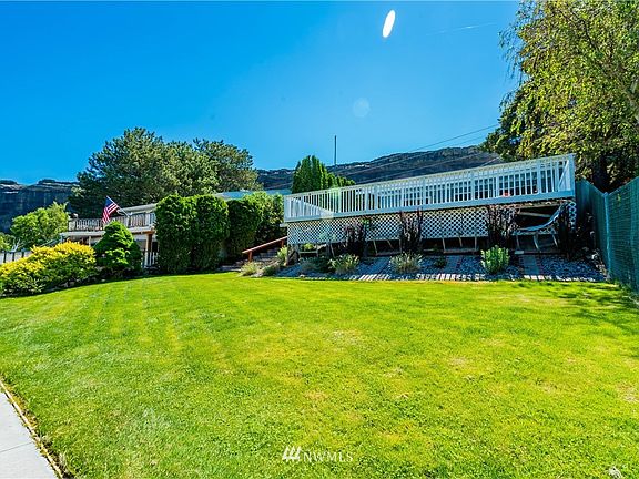 3rd image of 32550 Lakeshore Drive NE