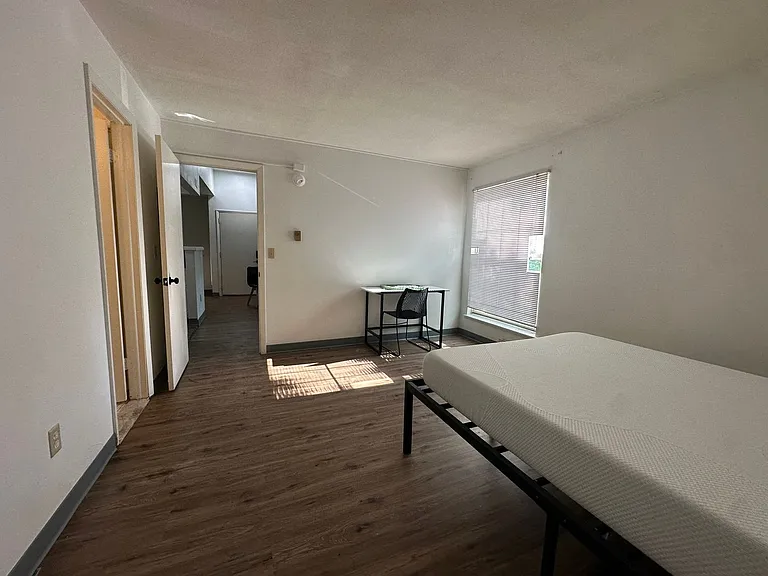 University Park Apartments near Cornell University — Photo 372