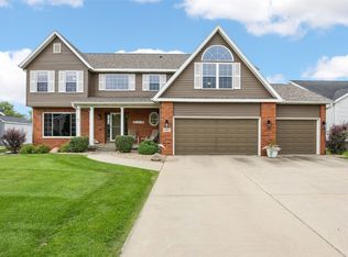 4185 Willowbrook Dr, Marion, IA 52302