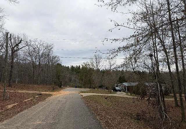 2nd image of 670 Oakwood Ln