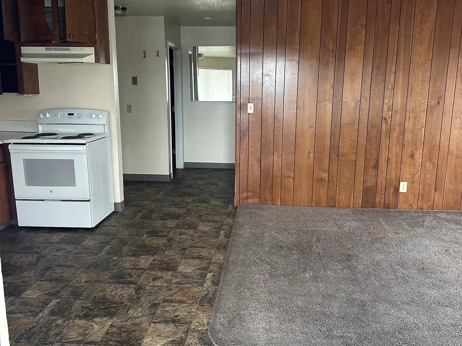 1 bed, 766 sqft, $945 — Photo 3