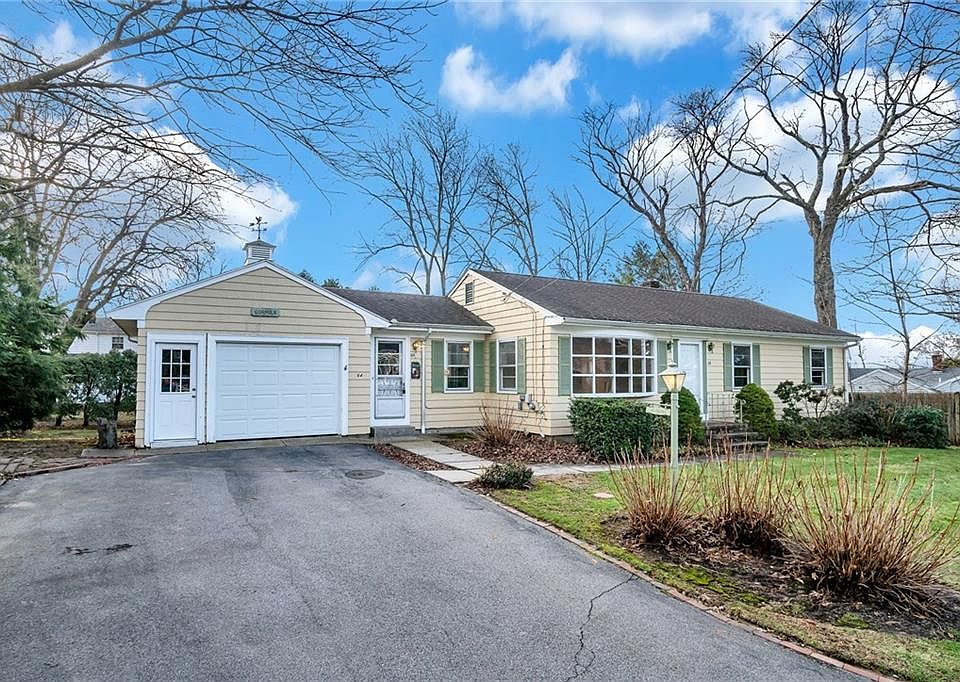 1st image of 64 Knoll Crest Dr