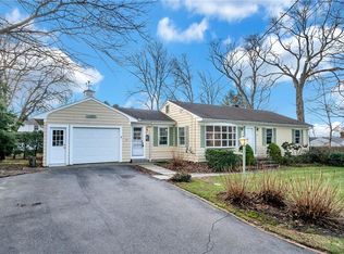 64 Knoll Crest Dr, Cumberland, RI 02864
