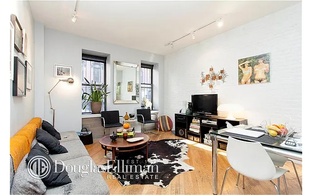 Rented by Douglas Elliman | media 8