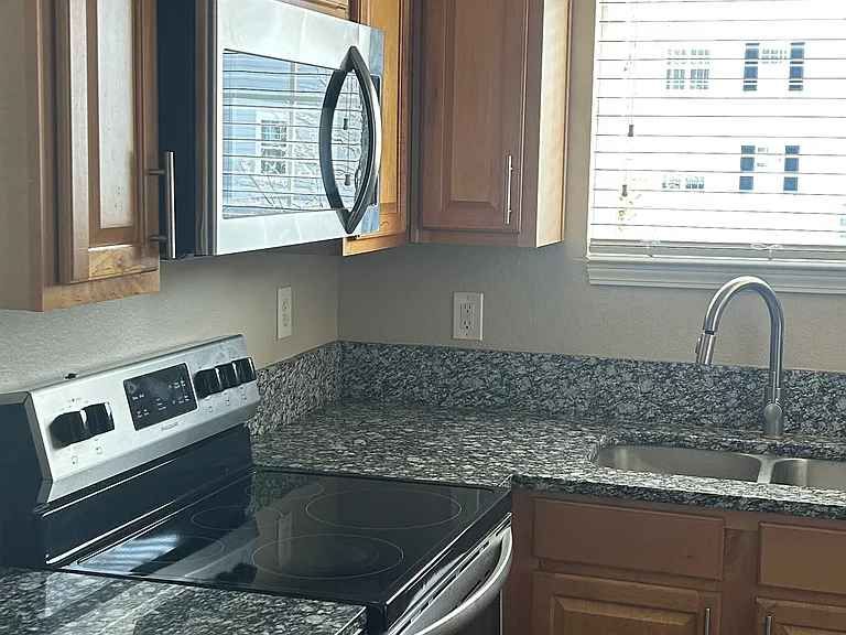 12833 Tradd St #2C — Photo 14