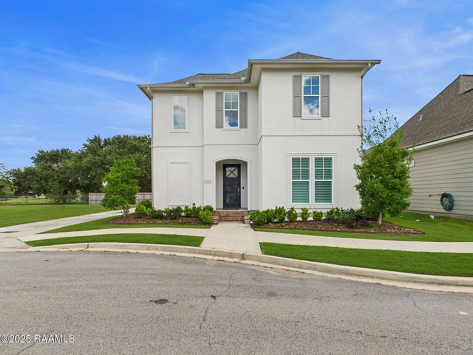 1st image of 306 Parker Ln