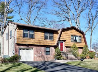 288 S Chestnut St, Washington Township, NJ 07676