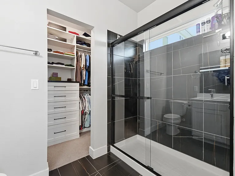 10121 Forest Grove Dr — Photo 21