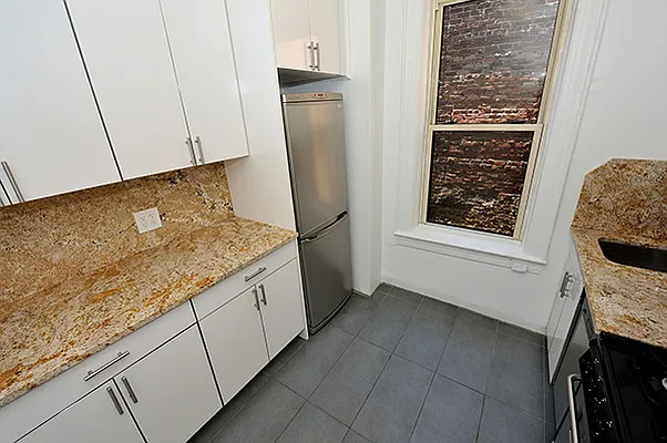 Rented by Aether Property Group | media 31