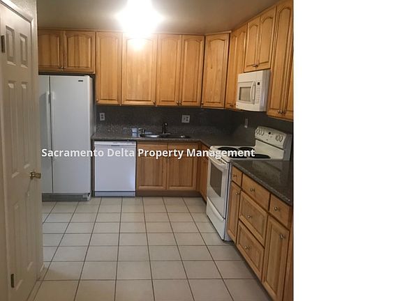 2nd image of 1004 Marston St