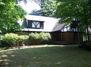 7841 Mayfield Rd, Gates Mills, OH 44040