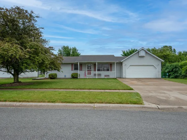 897 Apache Ln, Lowell, IN 46356