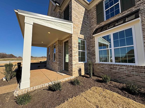 4th image of 40 Wild Oak Dr