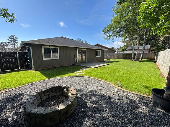 3rd image of 140 Maple Tree Ln