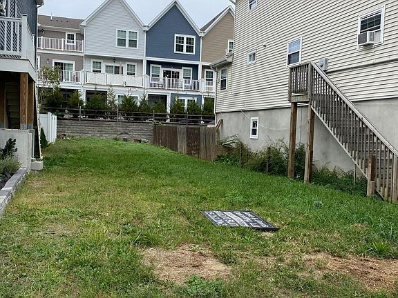 2nd image of 17 Locust Street