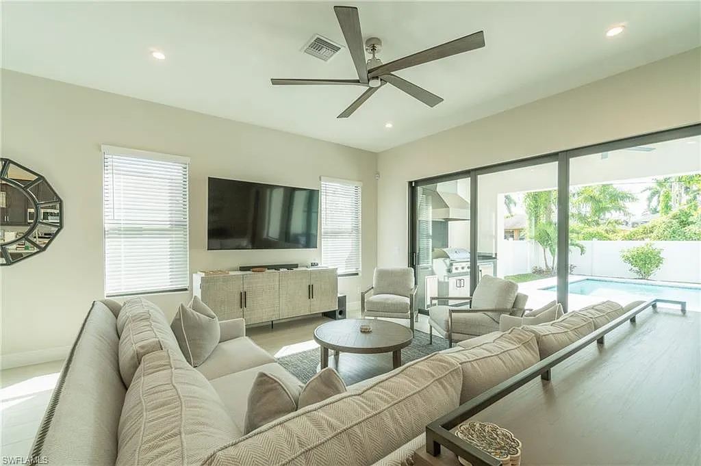 4 bed, 3.0 bath, 2200 sqft, $19,000 — Photo 4