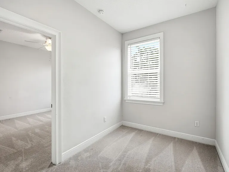 2411 W Fig St #1 — Photo 11