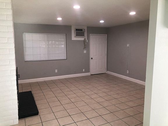 5th image of 8017 Albany Dr #1