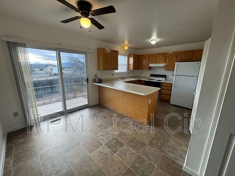 1st image of 496-498 S Bellflower Dr