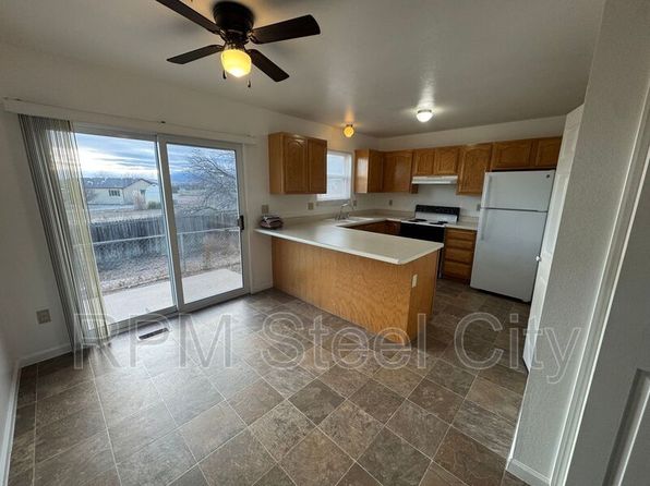 496-498 S Bellflower Dr