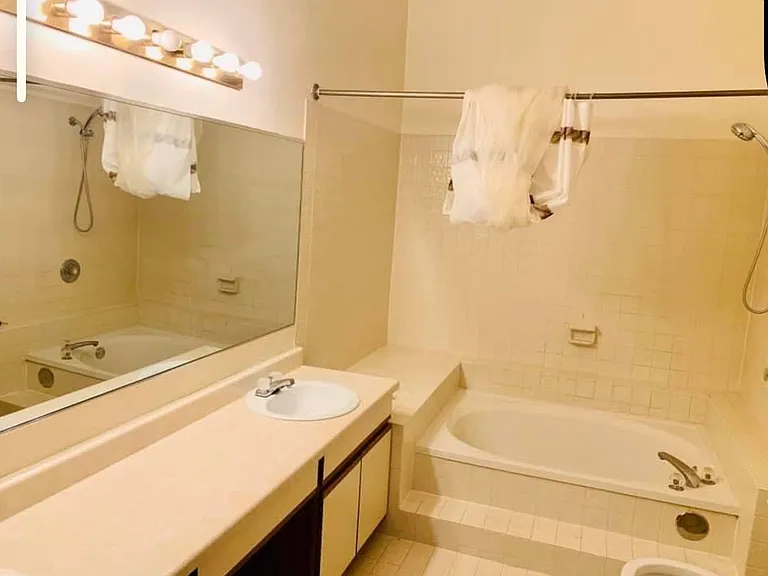 345 Pembroke Ct #6 — Photo 5