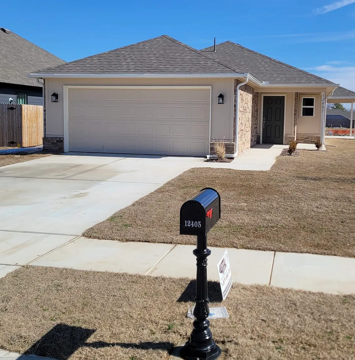 3 bed, 1196 sqft, $1,315 — Photo 1