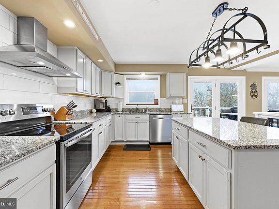 2nd image of 1611 Mount Carmel Rd