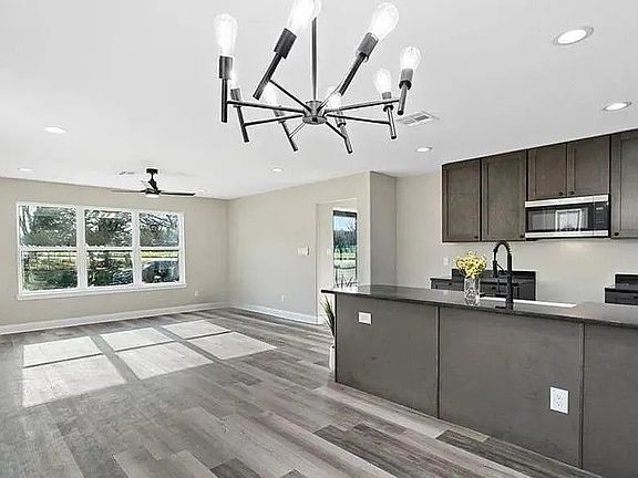 2nd image of 2024 Bagby Ave #B