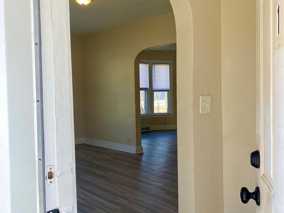 1st image of 25 S Saint James St #1