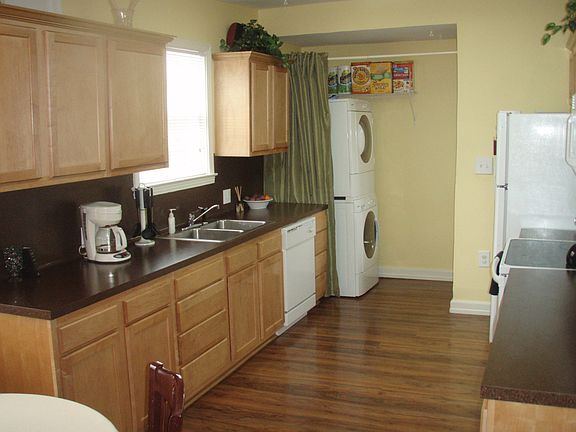 Kitchen (and Laundry Room)