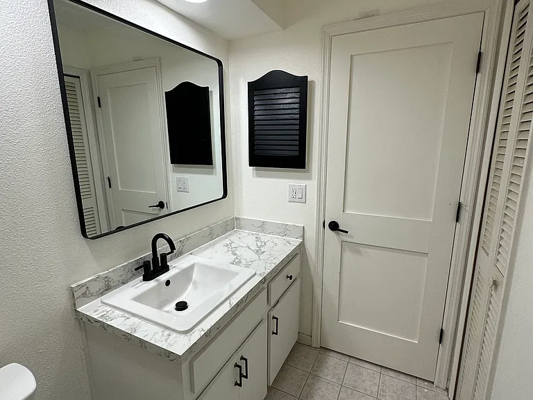 1041 Sawyers Ct — Photo 39