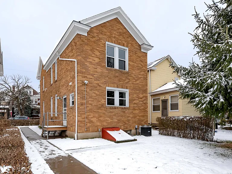 127 E 18th Ave — Photo 18