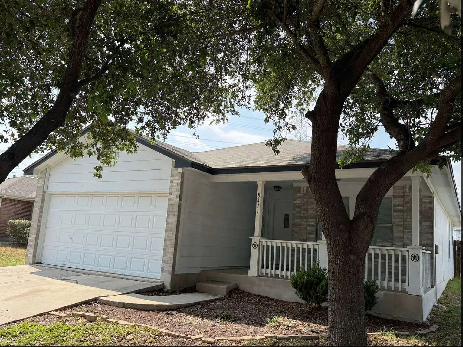 3 bed, 2.0 bath, 2159 sqft, $1,550 — Photo 2