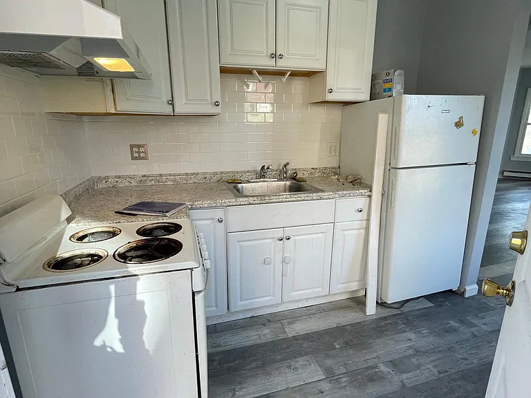 481 Williams St #B1 — Photo 1