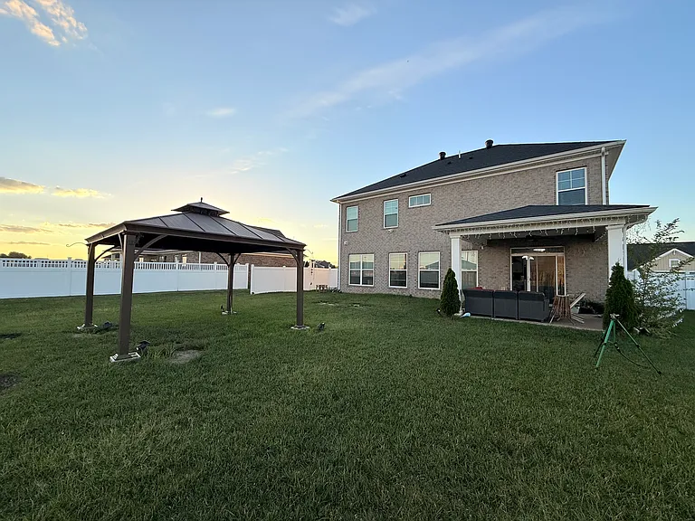 5551 Brompton Dr — Photo 30