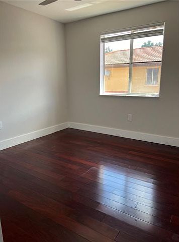 1st image of 208 Magnolia Ave #1