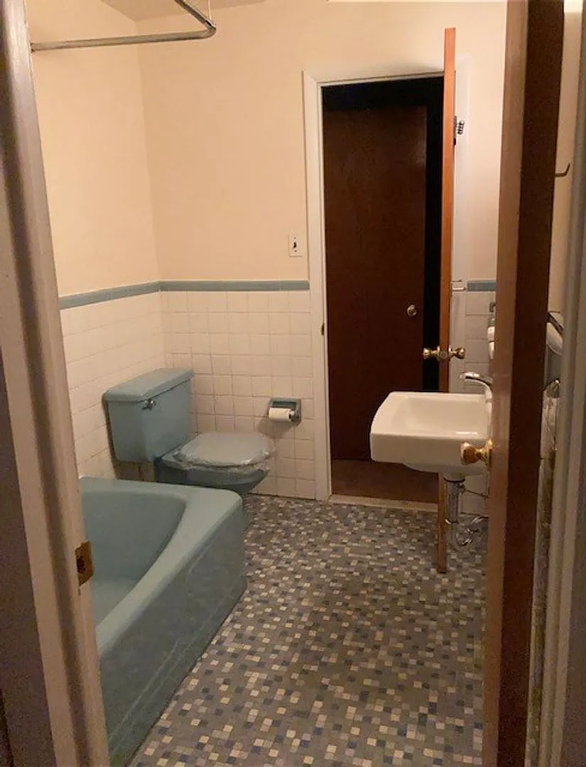 616 Unruh Avenue — Photo 1