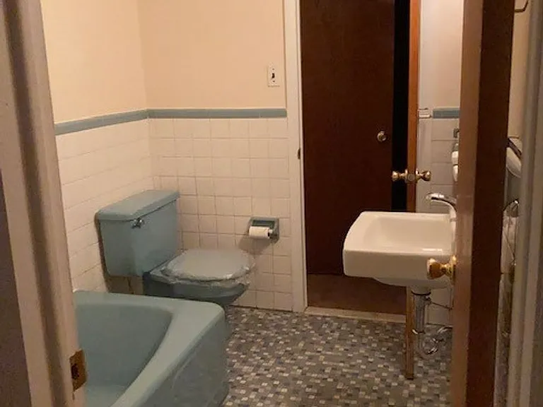 616 Unruh Ave — Photo 1