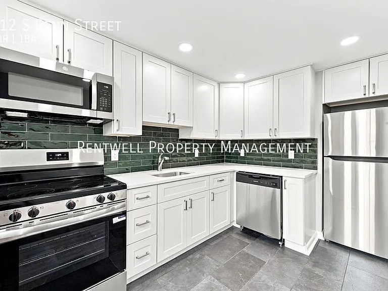 712 S Penn St — Photo 1