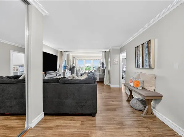 1170 Ocean Parkway image 22 of 31