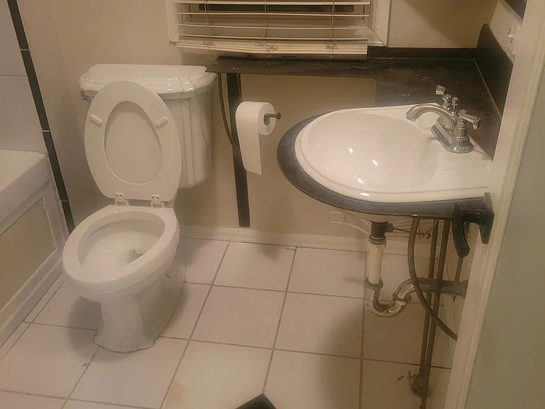 2515 N Clarkson St #B — Photo 8