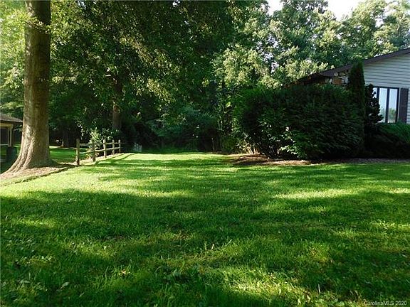 4th image of 118 Larchmont Dr